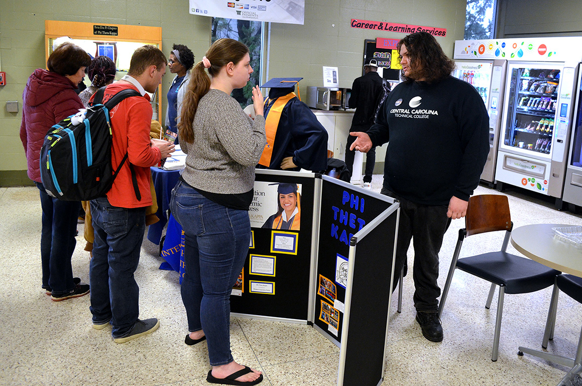 Phi Theta Kappa meeting